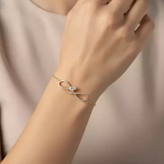 The Love Affair with Gold Vermeil Bracelets: Why Women Can't Get Enough | Riaagh