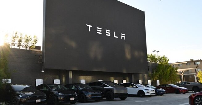 Tesla Diner and Charging Station Officially Launches