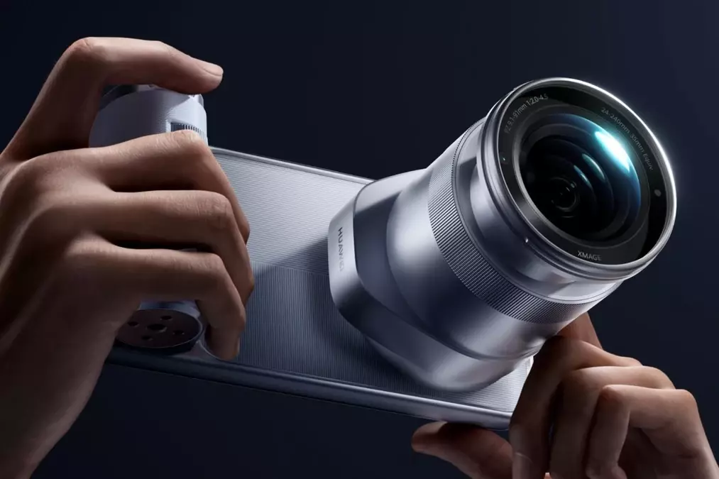 Huawei's Add-On Camera for Mate 90 Pro Max Has Its Own Sensor