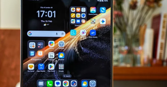 Honor Magic V6 sets new foldable records at MWC