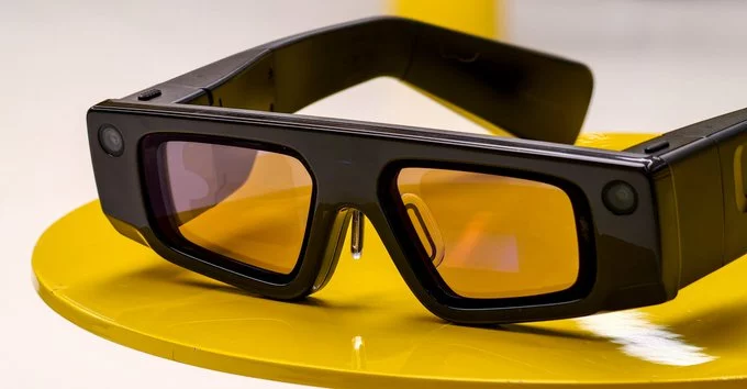 Snap AR Glasses Stick With Qualcomm for Next Specs