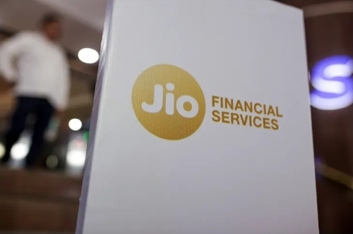 Reliance’s Financial Services Unit To Offer Insurance, Merchant Lending