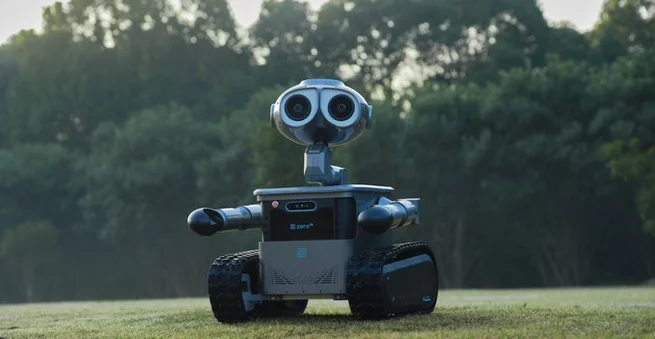 Zeroth W1 Robot Brings WALL-E Home