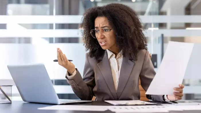 8 In 10 Hiring Managers Spot AI Resumes. These 3 Mistakes Give It Away