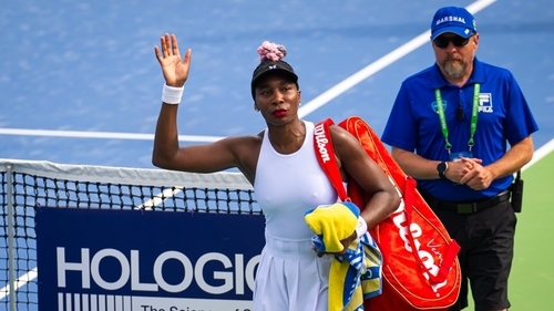Venus Withdraws From Cleveland Event With Knee Injury