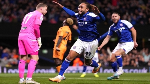 Rampant Ipswich Back On Top Of Championship