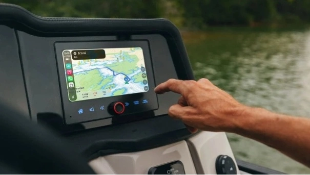 CarPlay on Pontoon Boats: MasterCraft Brings Apple's System to the Water
