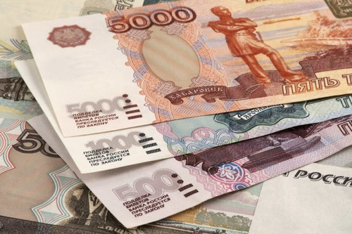 Russian Rouble Falls To Lowest Value For A  Year