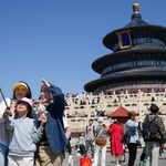 Beijing Embraces Tourist Influx, Booming Consumption During Holiday