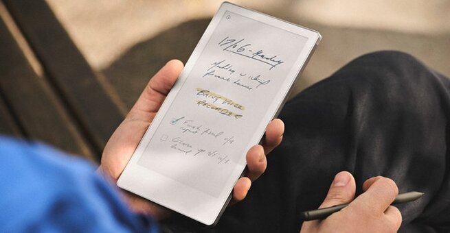 Remarkable Paper Pro Move Review: Pocket Digital Notepad