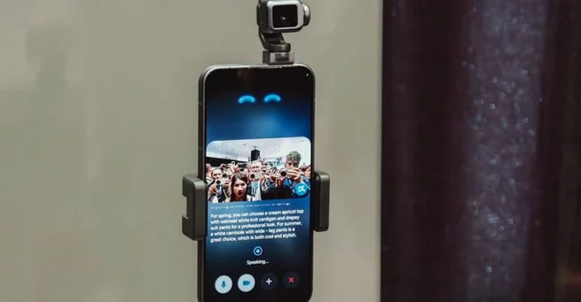 Honor Robot Phone Teased With Moving Camera Arm