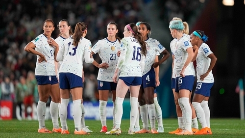 Holders United States Stumble Into World Cup Last 16 But Dutch rampant