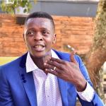 Jose Chameleone Apologises For Kissing His Brother Weasel On Stage