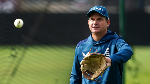England Lacking Confidence,  Must Get On The Front Foot At World Cup - Mott