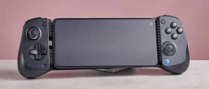 This Mobile Controller Rivals Xbox, PS5, and PC Controllers—But Falls Short in One Key Area