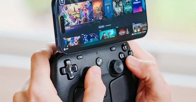 Snap a Steam Controller to Your Phone or Any Device with This Clever Accessory