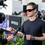Snap CEO Sidesteps Specs Preorder Questions on Q2 Earnings Call: What It Means for the September Launch