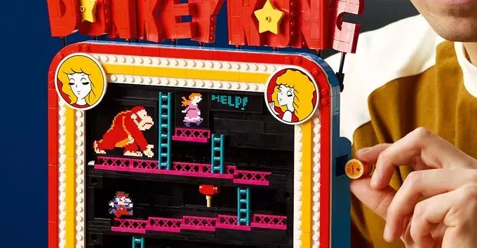 Lego’s Donkey Kong Arcade Machine Lets Mario Jump Endless Barrels – Miyamoto Reportedly Happy