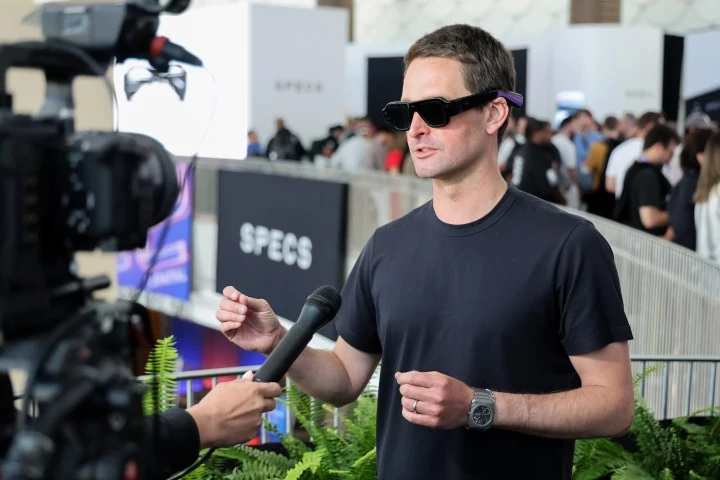 Snap CEO Sidesteps Specs Preorder Questions on Q2 Earnings Call: What It Means for the September Launch
