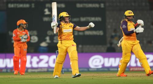 Harris The Heroine As Warriorsz Take Down Giants