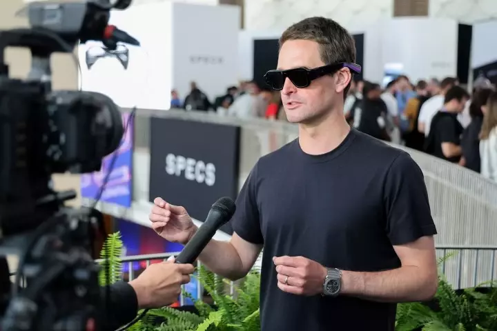 Snap CEO Sidesteps Specs Preorder Questions on Q2 Earnings Call: What It Means for the September Launch