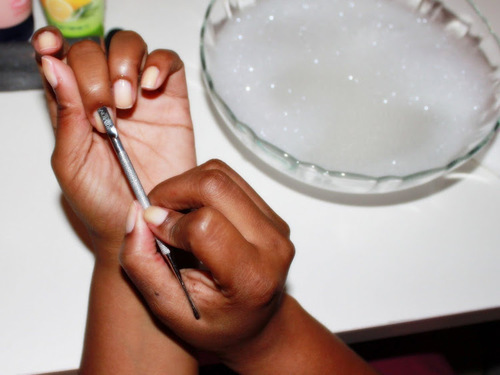How To Maintain Naturally Beautiful Nails