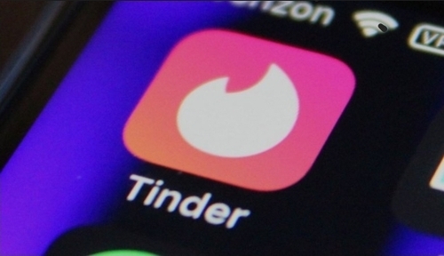 Tinder Tests AI Photo Selection Feature To Help Users Build Profiles