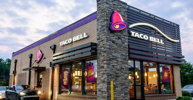 Taco Bell AI Drive-Thru Faces Glitches And Trolls