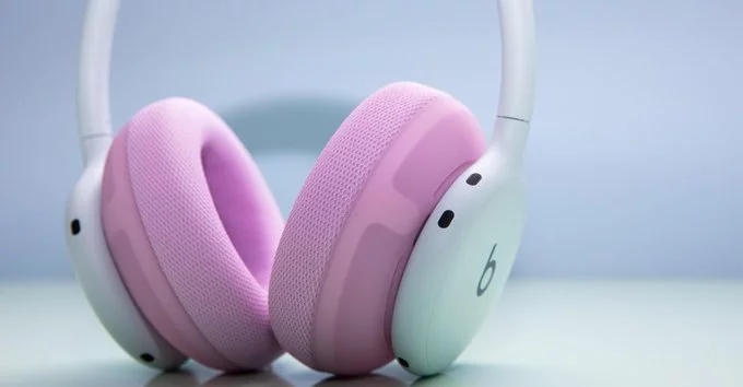 Beats 360: Swappable Ear Cushions and IPX4 Water Resistance