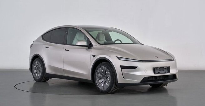 Tesla Unveils Model 3 Plus and Model YL to Battle China’s EV Rivals