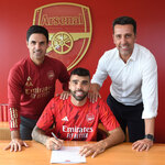 Arsenal Sign Brentford Keeper Raya On Season-Long Loan