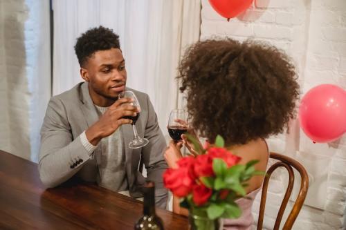 First Date Etiquette? - Do's And Don'ts While On First Date