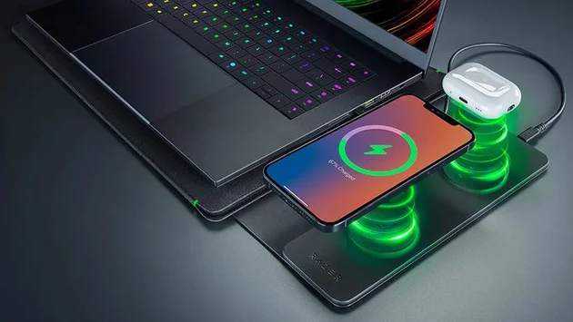 MagSafe Laptop Sleeve by Razer Charges iPhone Anywhere