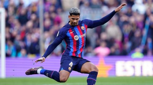 Miserly Barca Face Athletic Without Key Defender Araujo