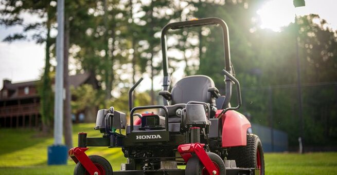Honda’s Smart Robot Lawnmower Learns From You