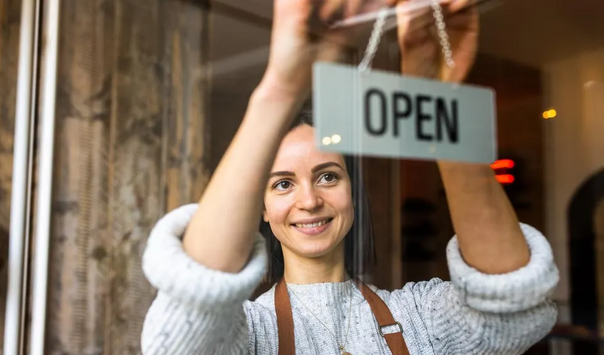 Start a Business While Working Full-Time: 5 Steps You Can Begin Today