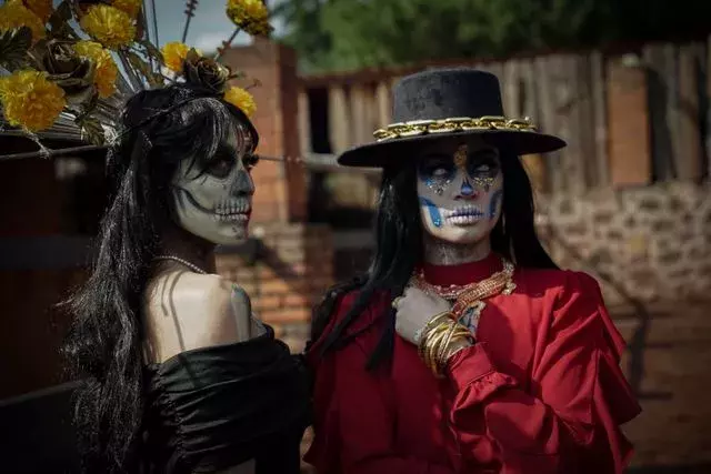 Couple Halloween Dress 2026: How to Choose the Right Matching Costume