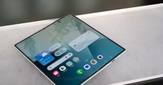 Samsung’s New Foldable Display: Tougher, Less Prone to Creases and Damage