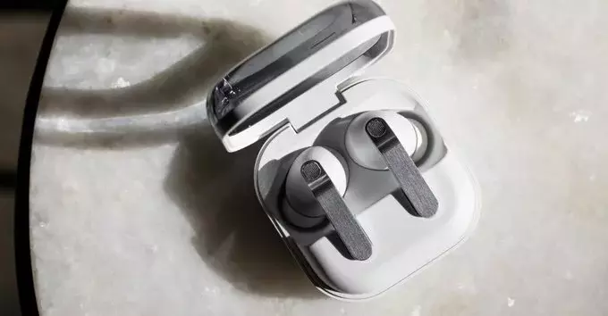 Samsung's First New Headphones in a Decade Could Rival AirPods Max