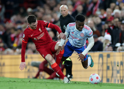 Official's 'Elbow' On Robertson To Be Investigated