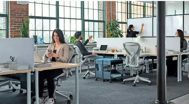 Dubai: Are side hustles affecting young professionals’ day jobs?