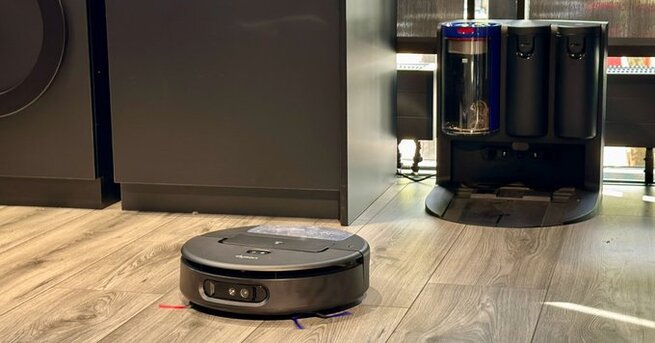 Dyson Spot+Scrub AI Robot Review And First Look