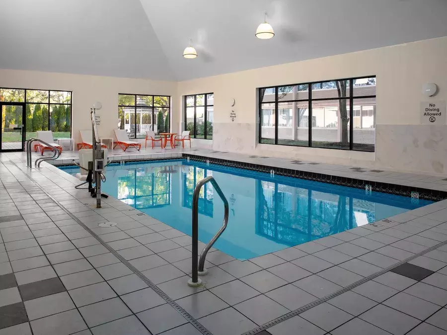 How Professional Hotel Pool Services Keep Swimming Pools Clean and Safe
