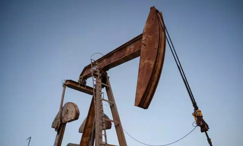 How are Ukraine strikes, Mideast war driving US fuel prices?