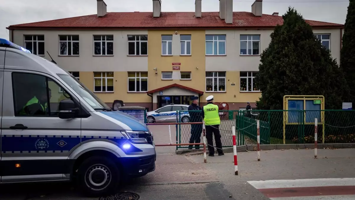 Poland’s police detain 76, check 50,000 schools after 2 attacks