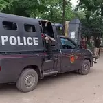 Two wings of Karachi police clash over custody of suspects
