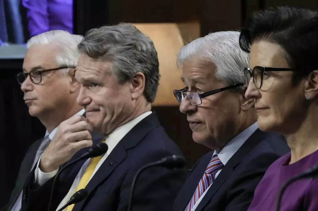 Big banks see risks in financing the AI boom, but are happy to keep writing the checks