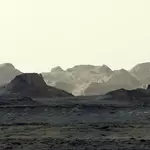NASA’s Curiosity rover reveals a spectacular new view of Mars with a mystery on the horizon