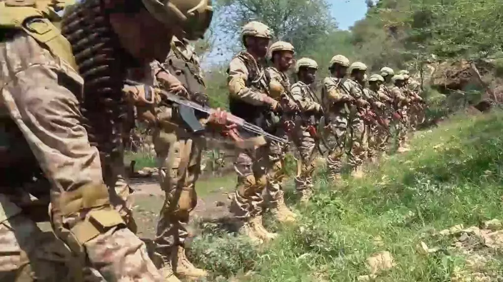 Yemen, Saudi Arabia launch new strikes against Houthis in bid to retake lost territory