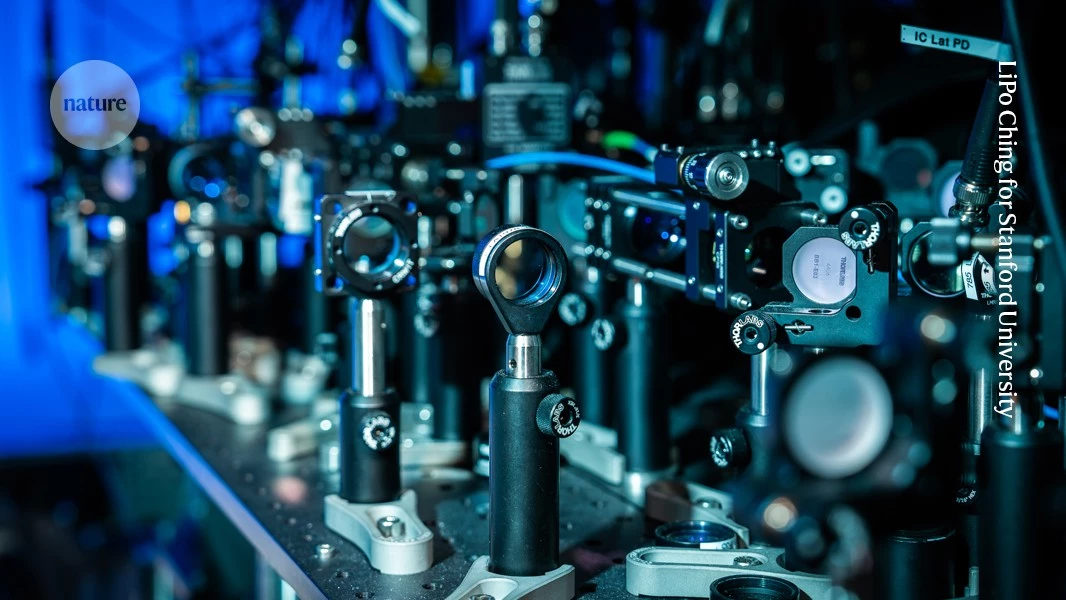 Light and mirrors move large quantum computers closer to reality